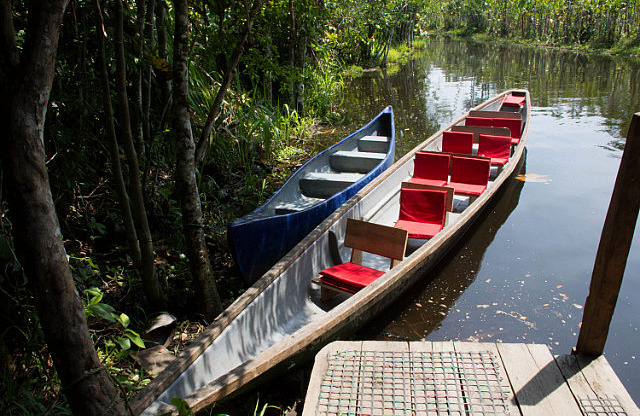 Canoes to take us from way-station to lodge