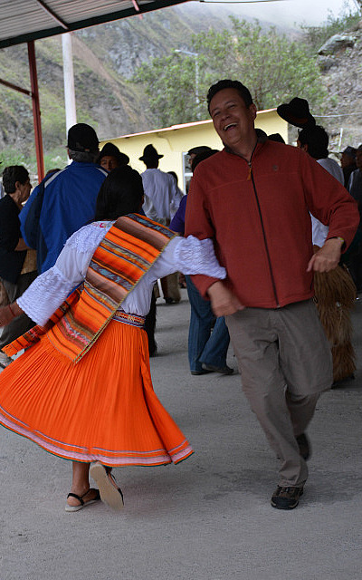 Gonzalo joining the dancers