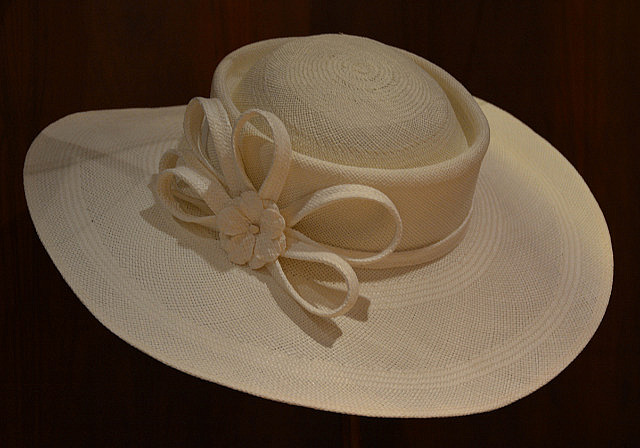 3.1391176849.a-hat-fit-for-royalty