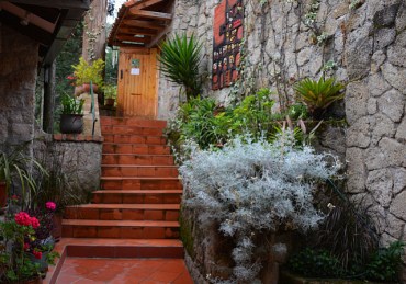 The way out of Eduardo Vegas's workshop