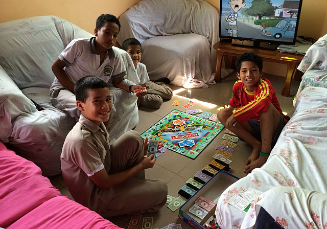 Ecuadorian kids being normal