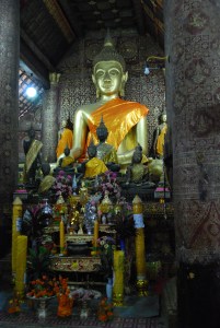 Inside Wat Xiang Thong